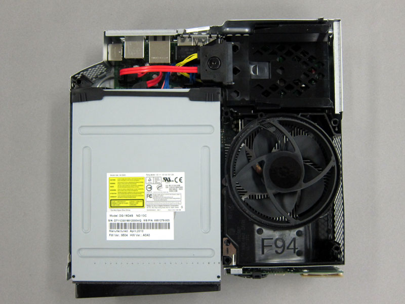 Illustration for article titled The New Xbox 360 Torn Apart